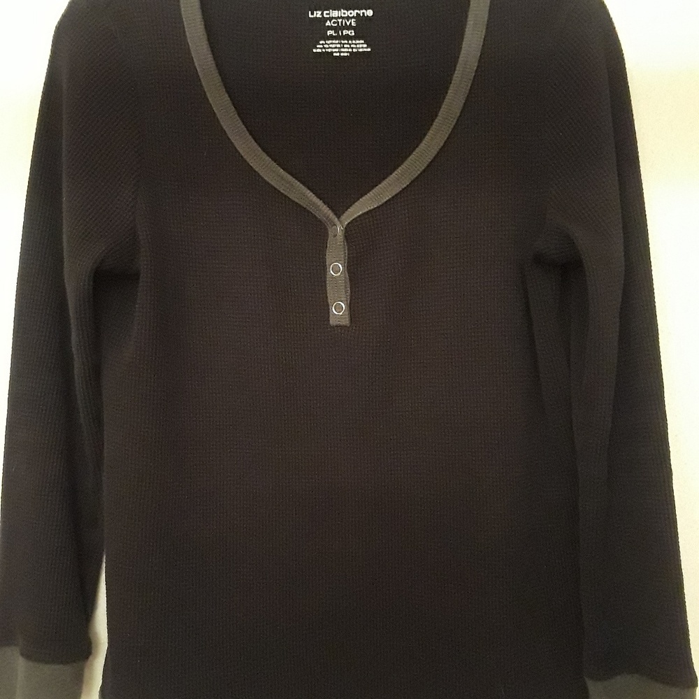 Liz Claiborne Active, V-neck waffle top, size LP